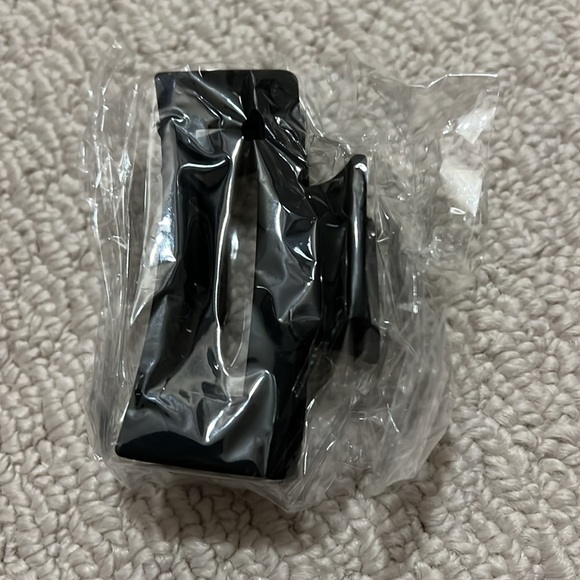 NWT - plastic claw clip and headband set in black. - Picture 4 of 6